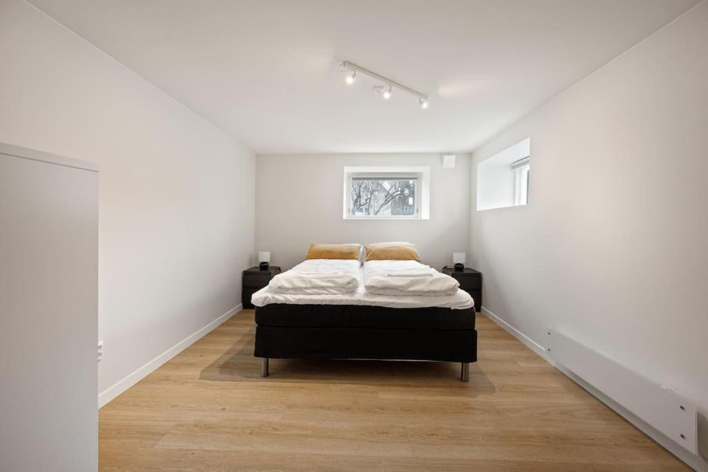 Practical Basement Apt With All Home Comforts Close To City Centre Stavanger Zewnętrze zdjęcie