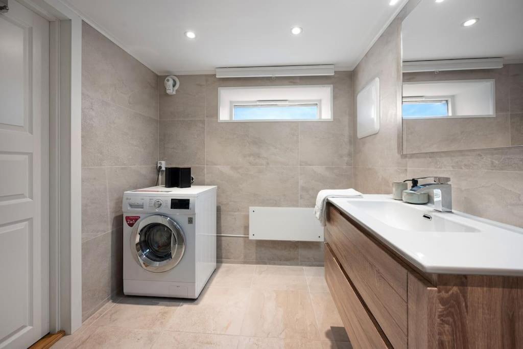 Practical Basement Apt With All Home Comforts Close To City Centre Stavanger Zewnętrze zdjęcie